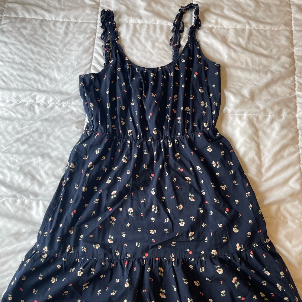 Banana Republic Blue Cherry Blossom Top